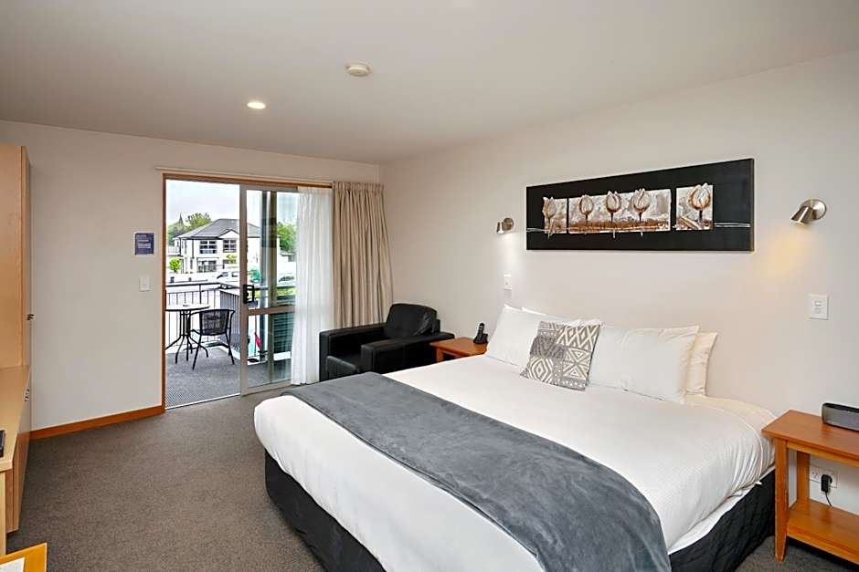 306 Motel Apartments