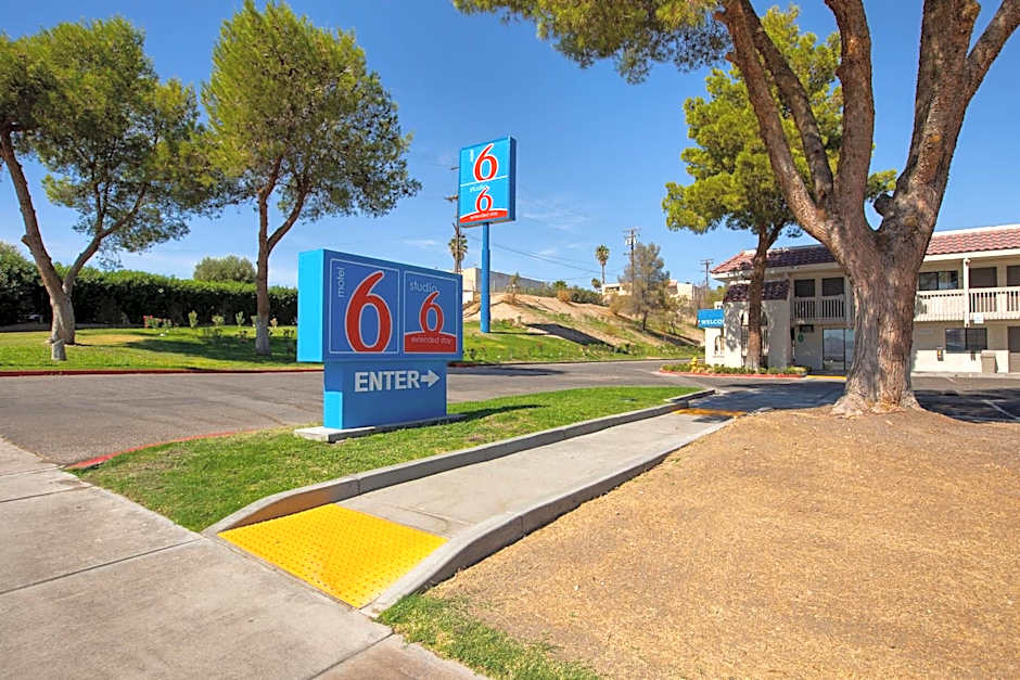 Motel 6-Barstow, CA