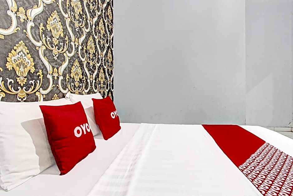OYO 92287 Hotel Aji Mantoro