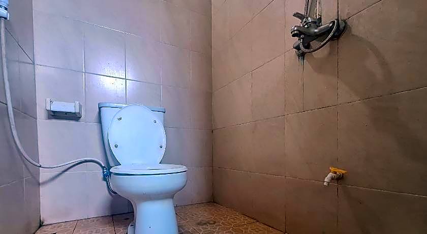 RedDoorz @ Hotel Arwana Safari Puncak