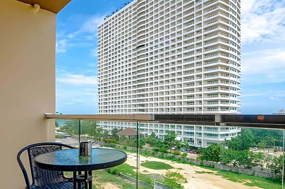 HT9 Hotel
