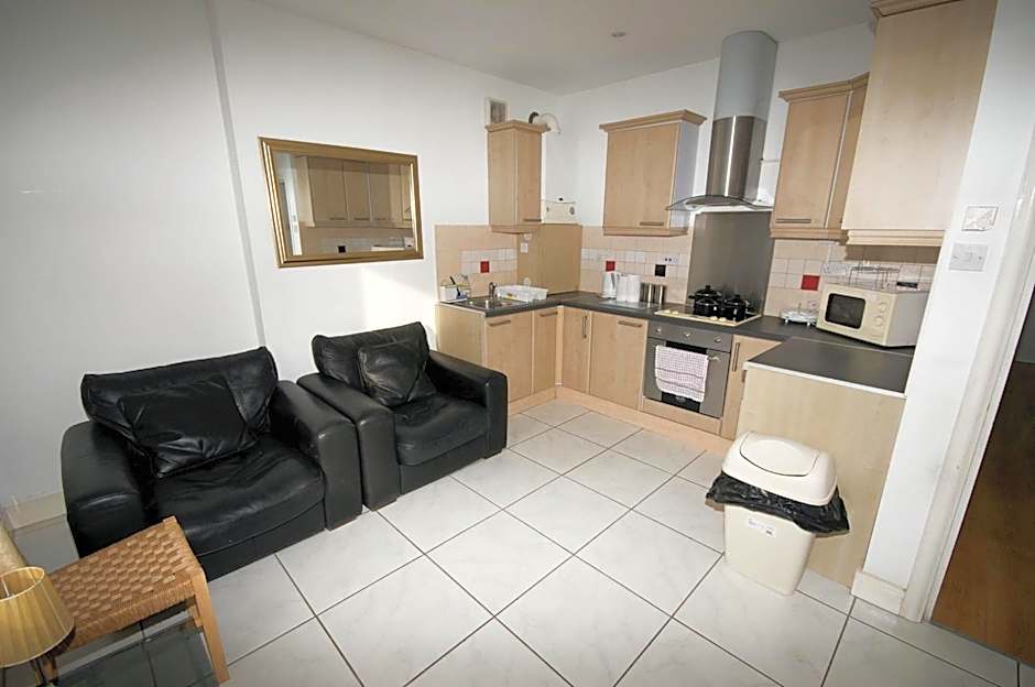 MARLEY MANSIONS APARTMENT - Clarendon