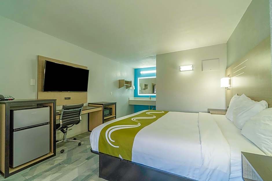 Pleasanton Executive Inn By OYO