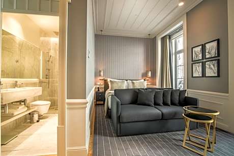 Deluxe Double or Twin Room with City View