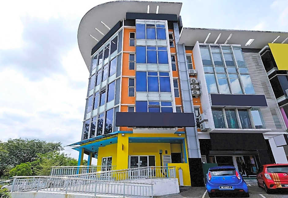OYO 714 Arina Hotel