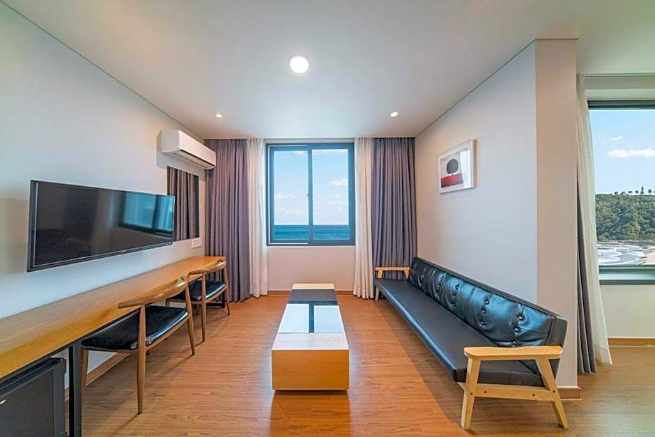 Two Y Hotel