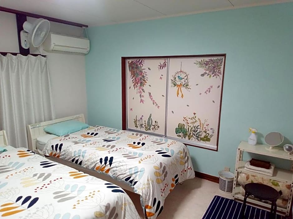 Mike's B&B Tokoname
