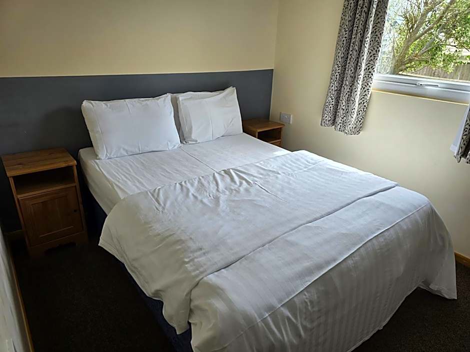 Castaways Holiday Park