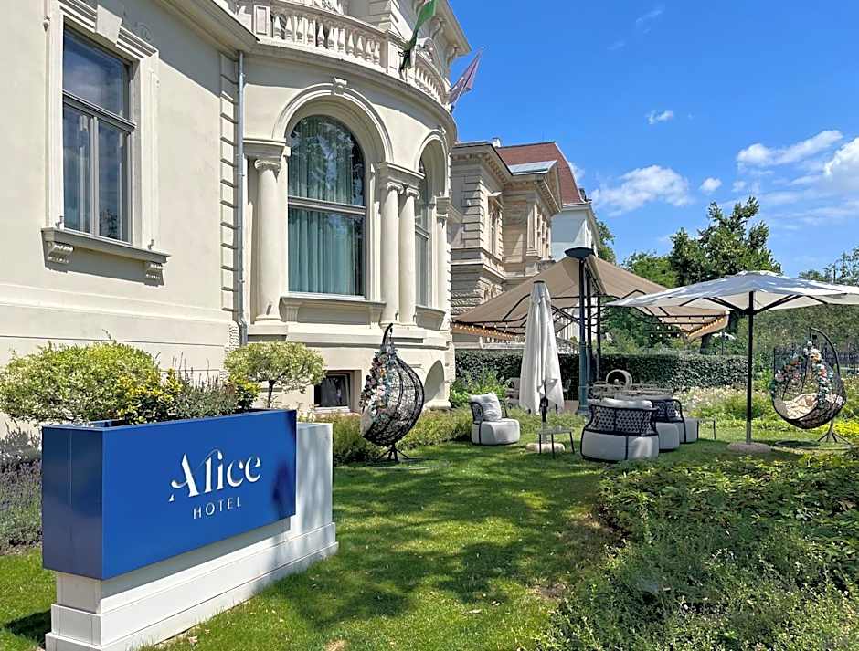 Alice Hotel