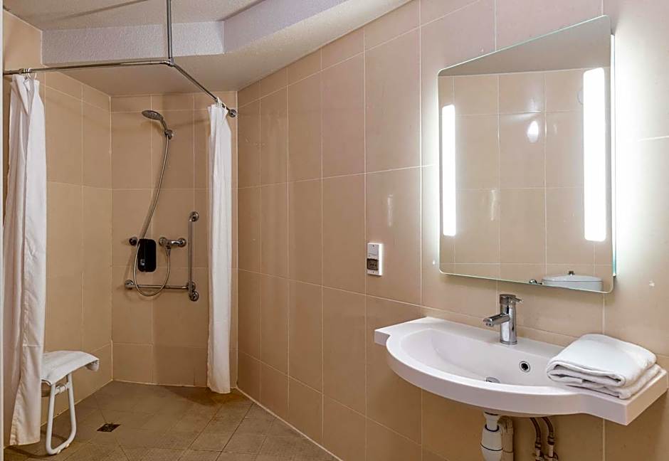 B&B Hôtel Lyon Grand Stade Meyzieu