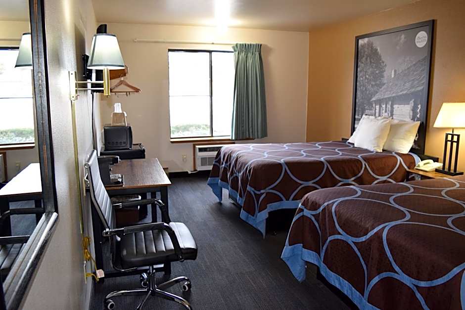 AmeriVu Inn and Suites Shawano WI