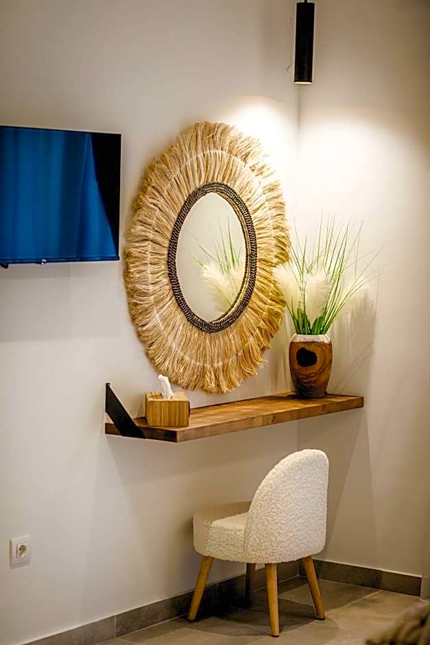 Naias Nemeia Luxury Rooms