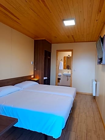 Twin Room with Private Bathroom