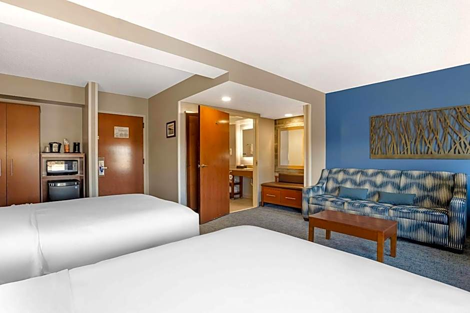 Comfort Suites near Birkdale Village - Huntersville