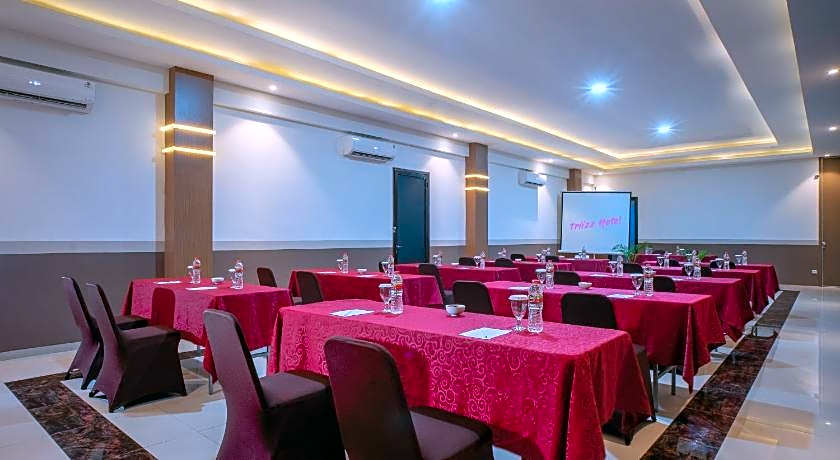 Triizz Hotel Semarang