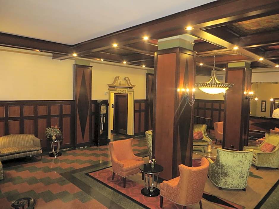 Carleton Of Oak Park