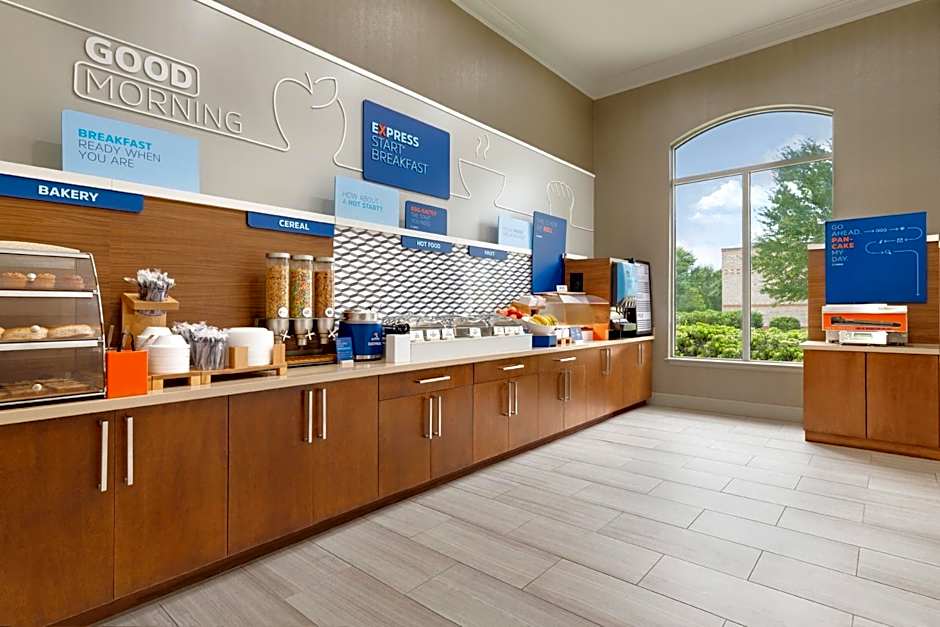 Holiday Inn Express Hotel & Suites Auburn - University Area By IHG