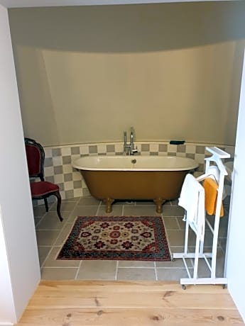 Deluxe Double Room with Bath