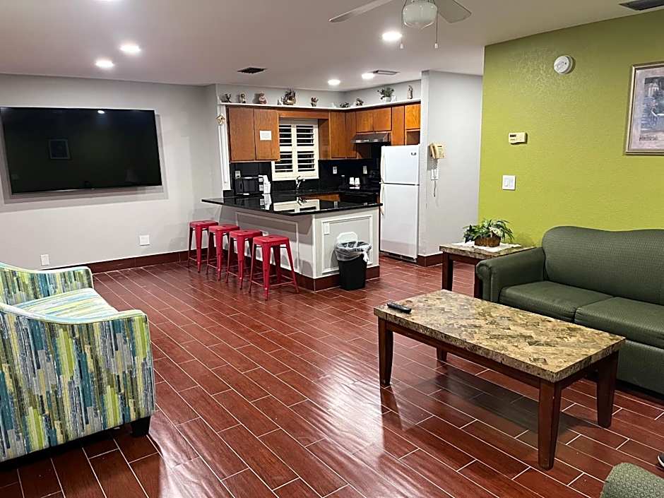 Travelodge by Wyndham Suites St Augustine