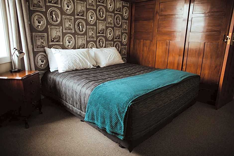 Makikihi Country Hotel