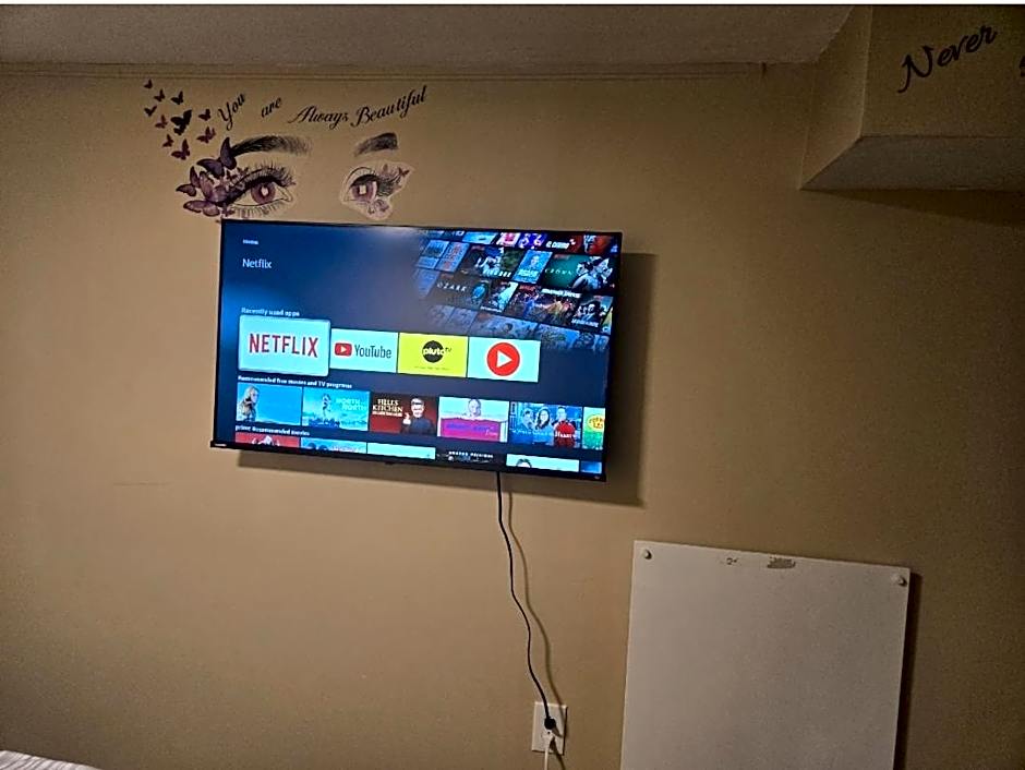 Private room with TVnetflix and free parking
