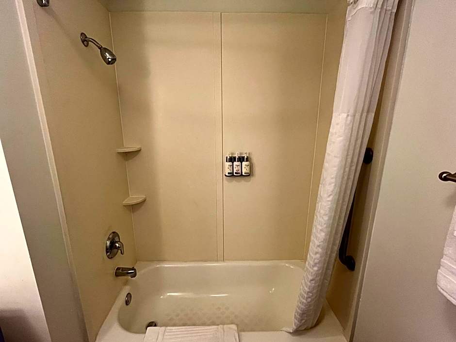 Tapa Hotel, Inn & Suites