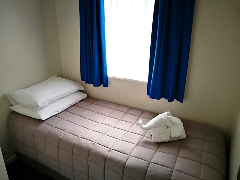 Airport Birches Motel