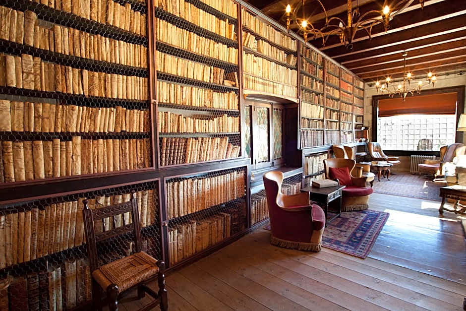 Lo Palauet de la Muralla