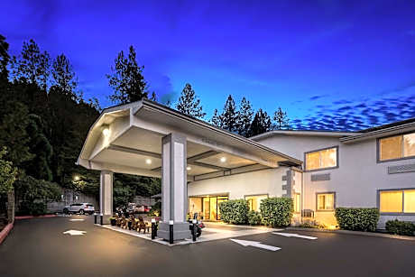 Best Western Inn At The Rogue