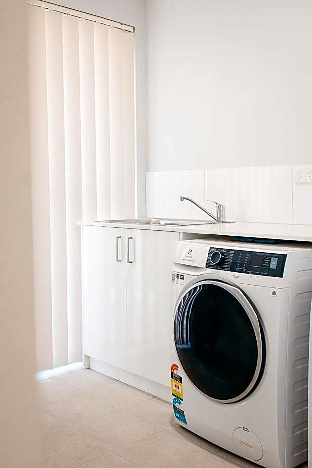 Quality Suites Banksia Gardens WA