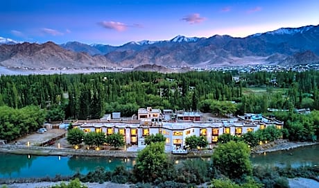 The Nature Residency - A Riverside Resort in Leh