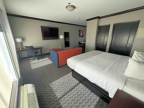 King Room with Bath Tub - Mobility/Hearing Accessible - Non-Smoking