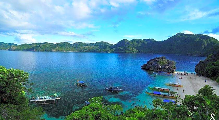 RedDoorz near Colgante Bridge Naga City