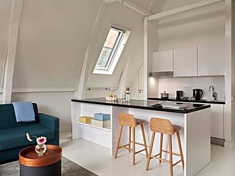YAYS Amsterdam Salthouse Canal by Numa