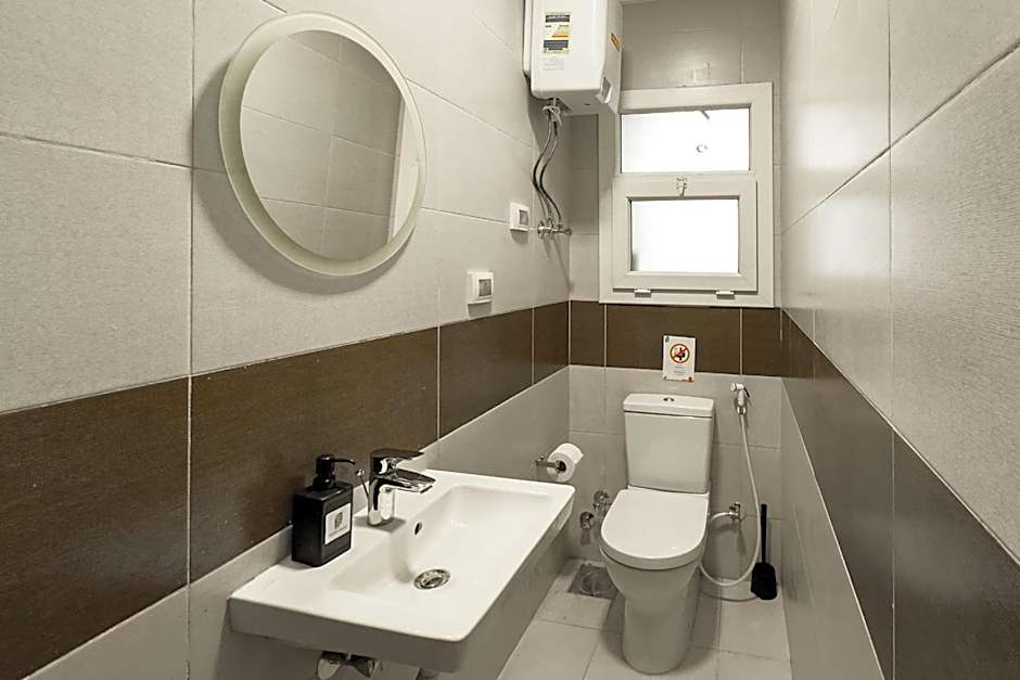 Flattering 2BDR - 5 min to Airport