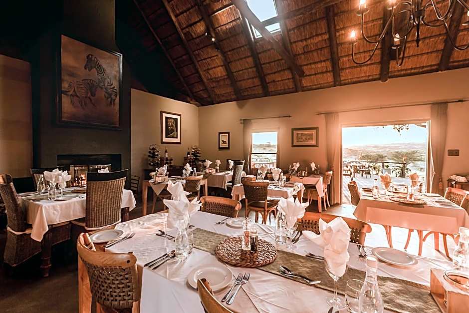 Hlosi Game Lodge