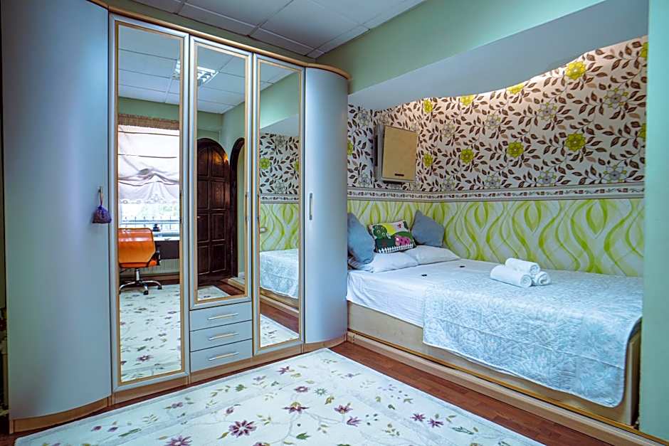 Luxuria Central Villa Bucharest