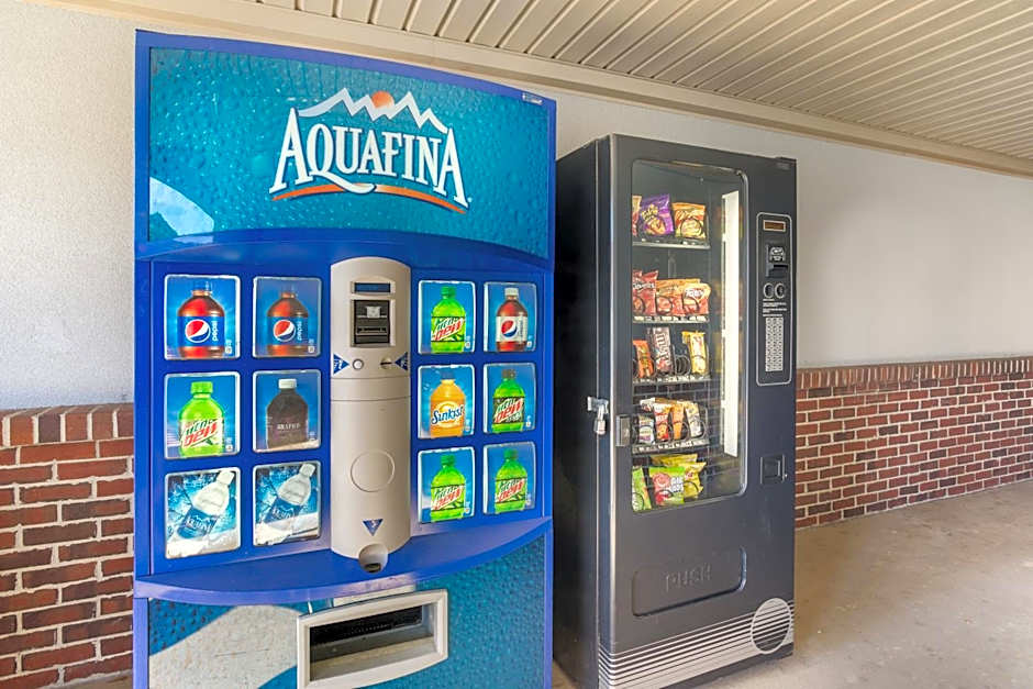 Red Roof Inn & Suites Athens, AL