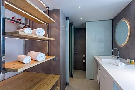 Junior Suite, Partial Sea View (3 Twin Beds)