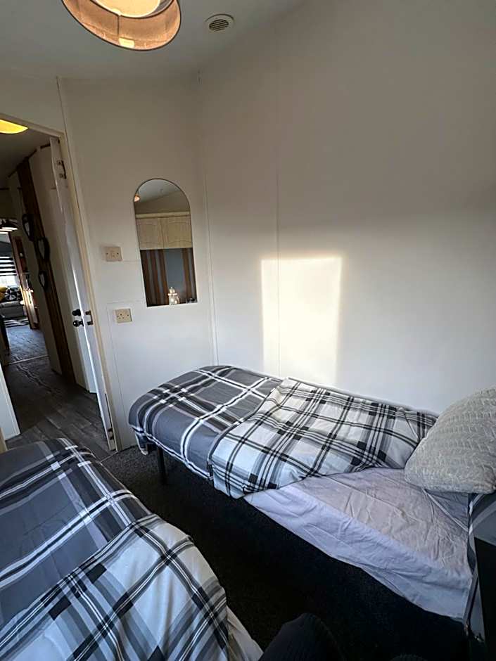 8 berth Waterside Ingoldmells V8 Santanavan 3