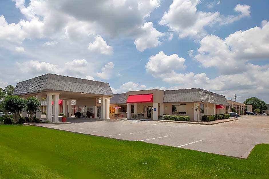 Ramada by Wyndham New Iberia