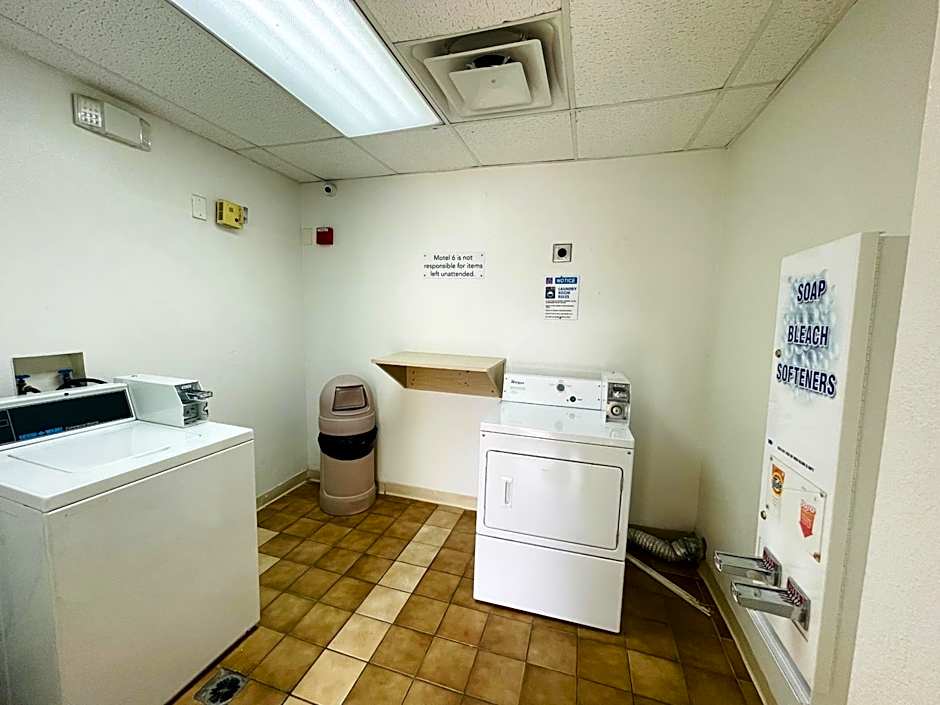 Motel 6-Duncanville, TX - Dallas