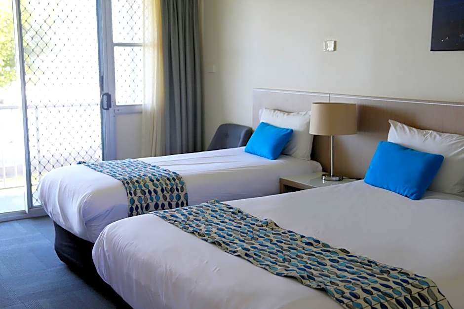 Zorba Waterfront Motel