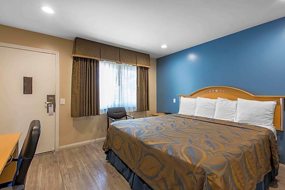 Rodeway Inn Escondido Downtown