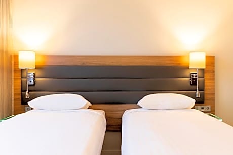 Moxy Twin Sleeper, Guest room, 2 Twin/Single Bed(s)