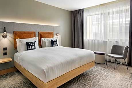 Moxy Extra, Guest Room, 1 King, City View