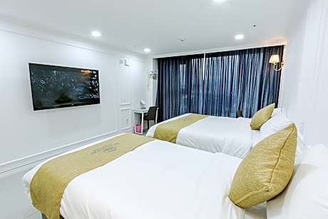 Deluxe Twin Room with Sea View