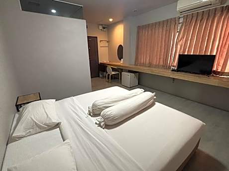 Standard King Room - No Breakfast