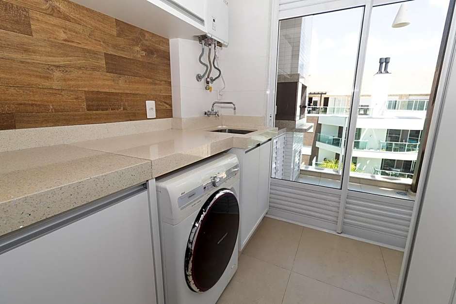 Boulevard 308B - Excelente cobertura em condomínio de luxo no centro de Bombinhas - Piscina - Jacuzzi - Academia - Portaria 24h - (Consultar serviços de roupa de cama e banho)