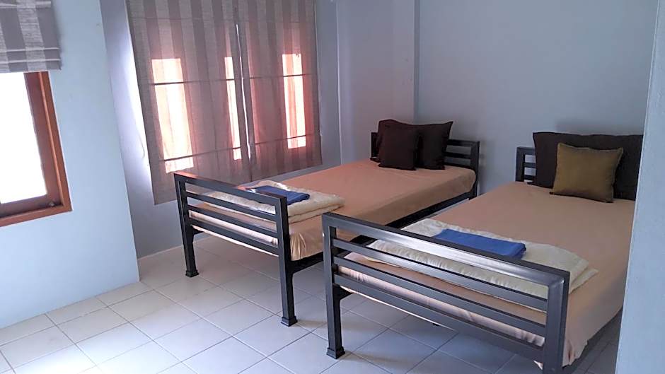 Fueangfu Home Hostel